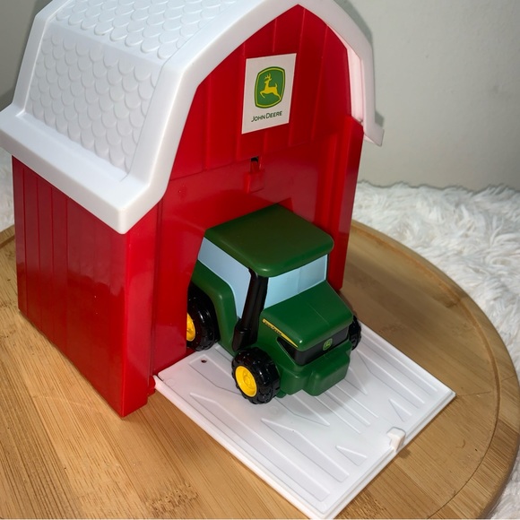 John Deere Jack in the Box Barn Tractor Kids Toy ERTL Discontinued Old McDonald - Picture 7 of 8